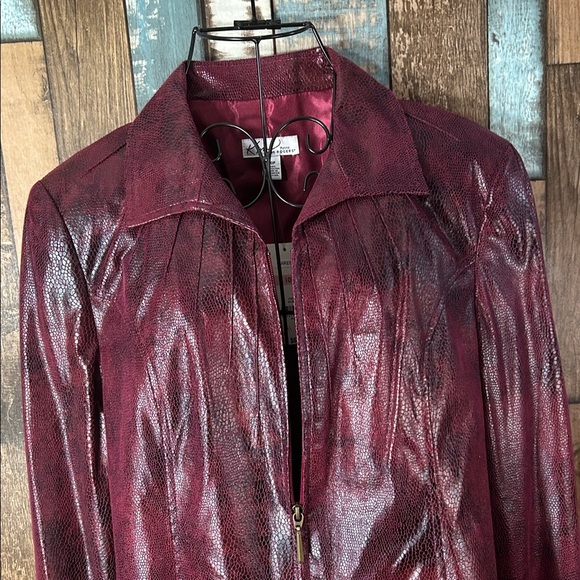 Kim Rogers Deep Red Leather Jacket - Picture 4 of 16